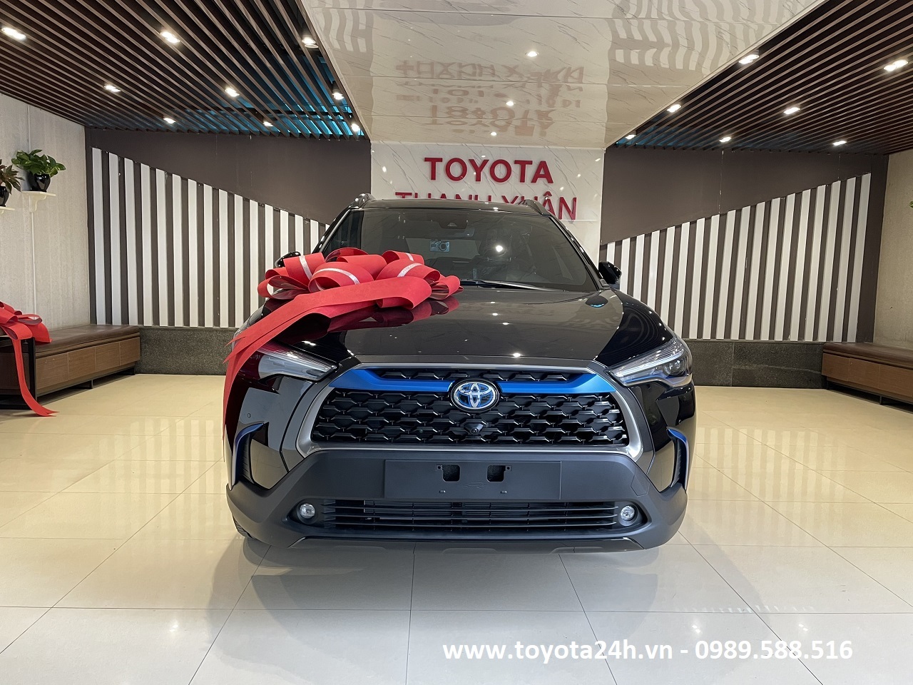 hình ảnh đầu xe Toyota Corolla Cross 1.8 hybrid 2022